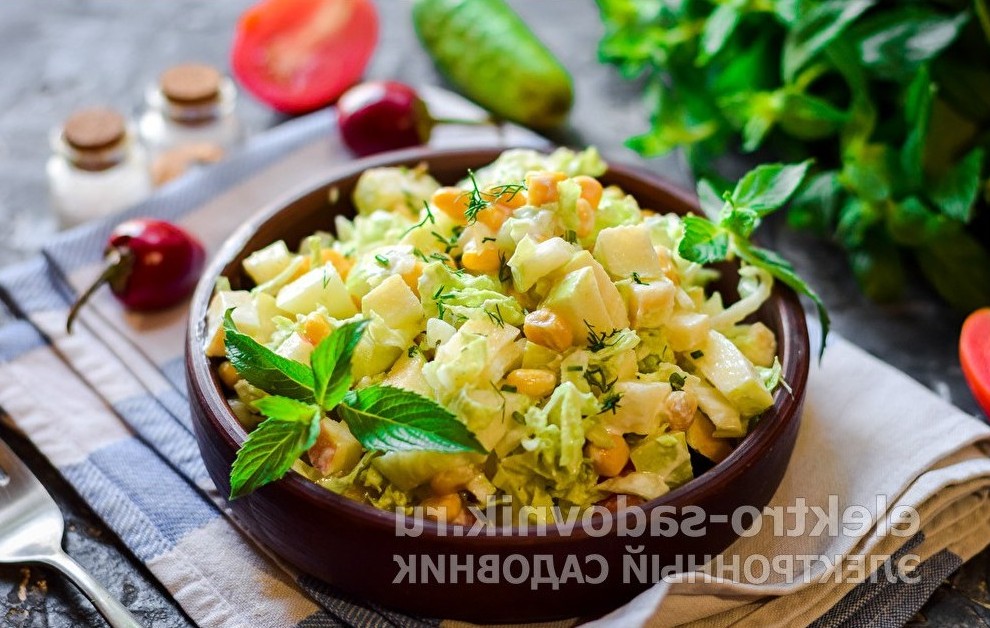 Низкокалорийный и элементарный салат, рецепт с фото пошагово